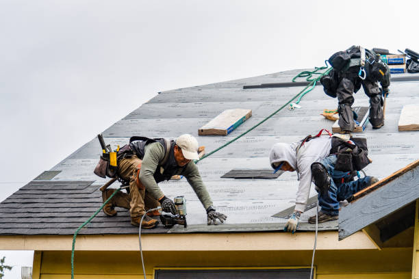 Professional Gutter Installation technician working in Murphy, OR